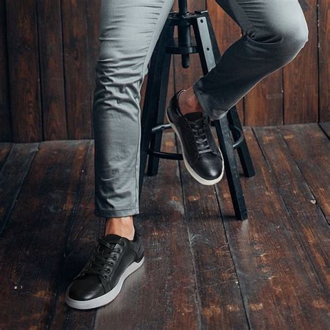 best men's sneakers for jeans